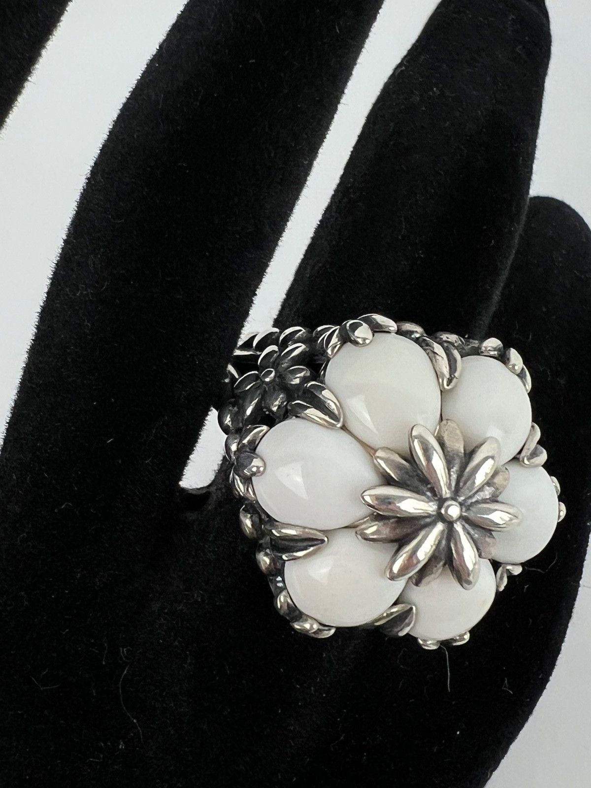 Carolyn Pollack Relios White Howlite Flower Sterling Silver Ring Size 8