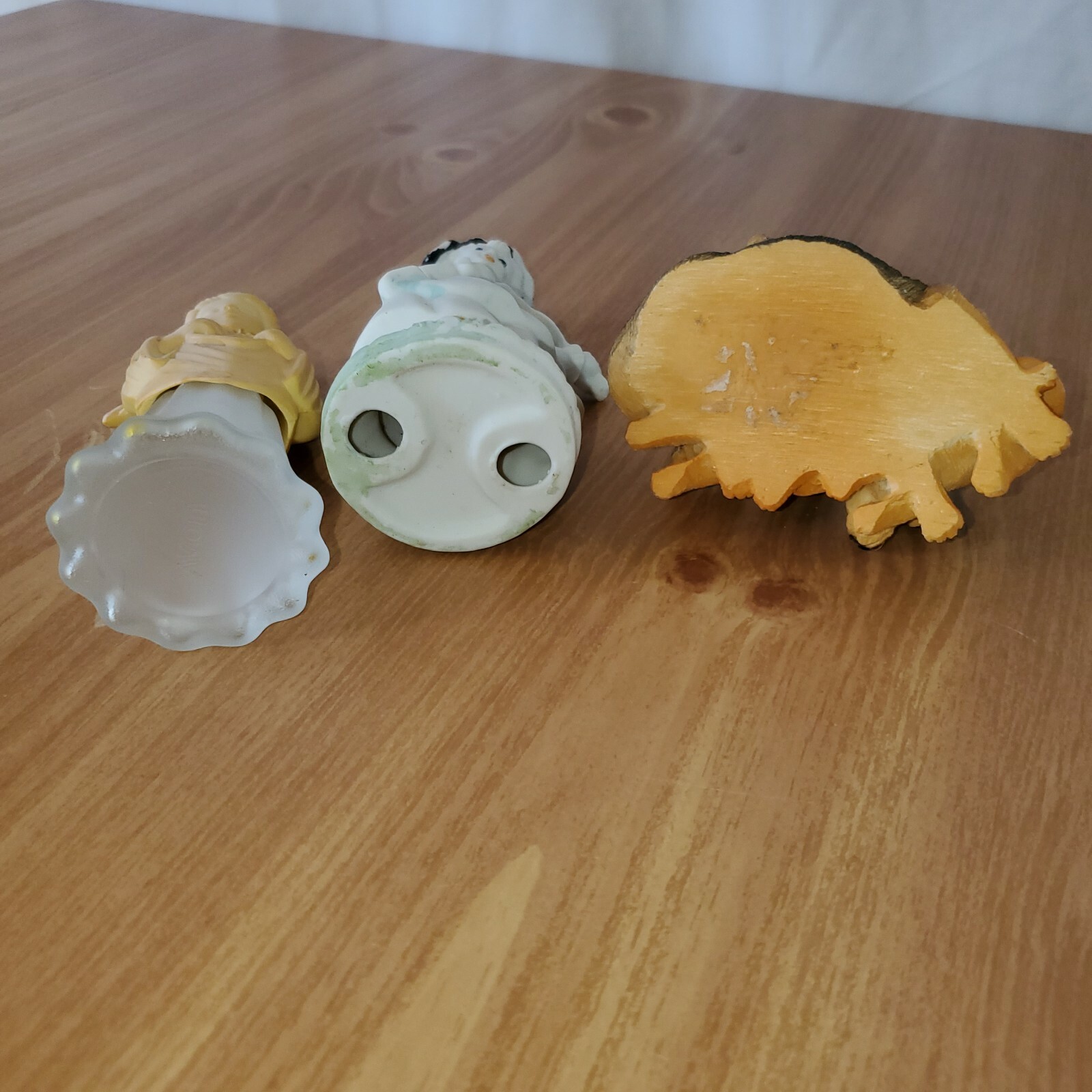 3 unmarked figurine angel Dogs not sure what made of … Victorian Girl Vintage