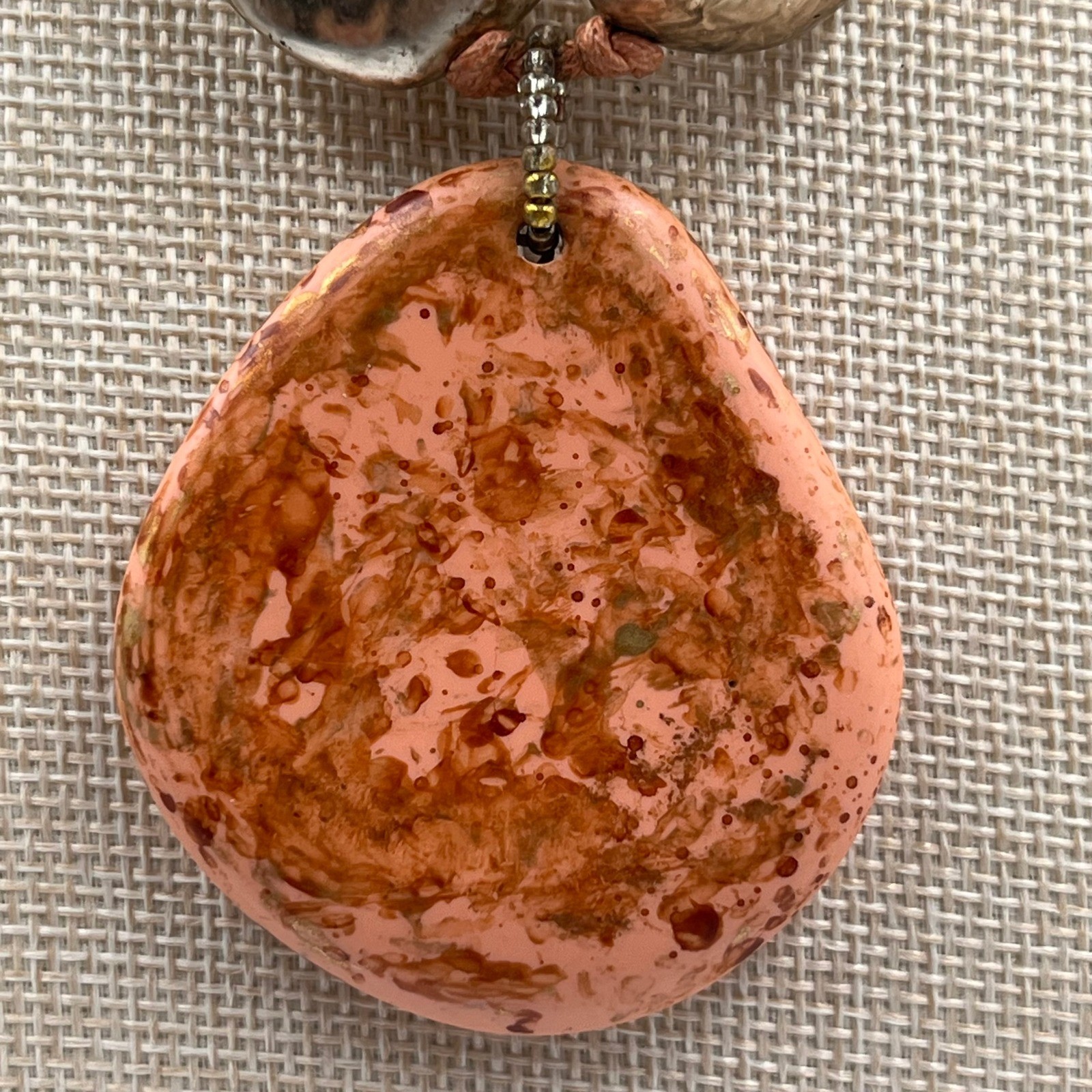 Worthington Bold Collection Statement Necklace Gold Tone Peach Mottled Stone New