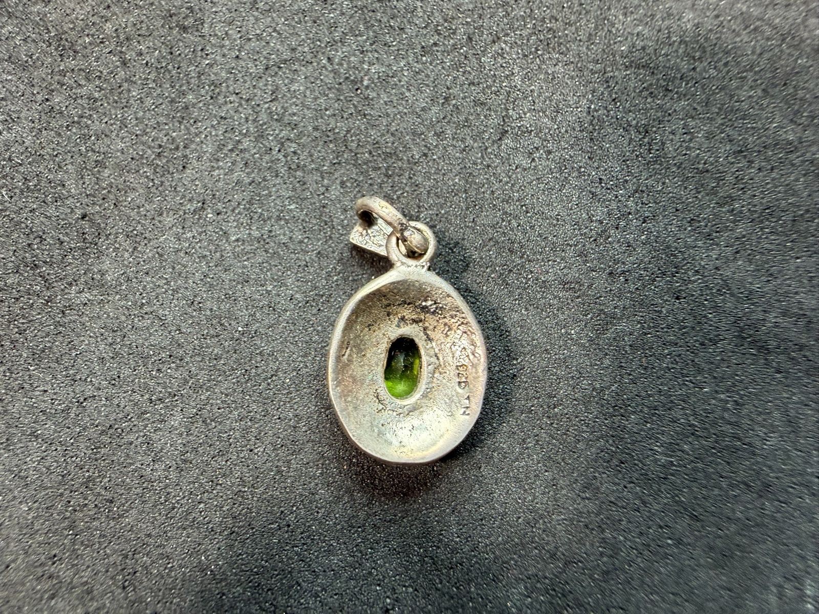 1.52g Vintage Sterling Silver 925 Oval Green Faceted Pendant Antique Look M