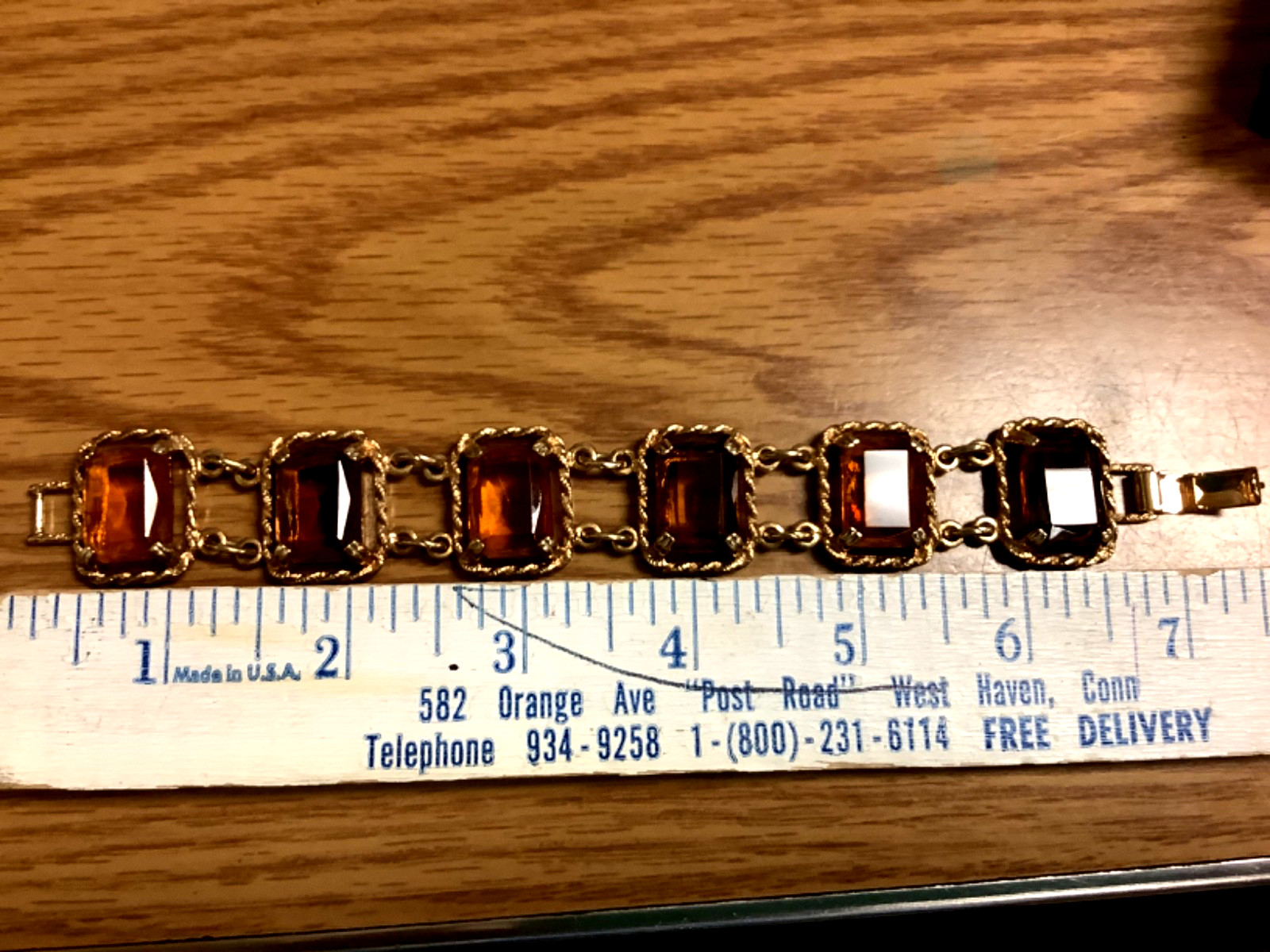 Vtg 1970 SARAH COVENTRY “Wild Honey” Gold Tone Amber Glass Color Bracelet