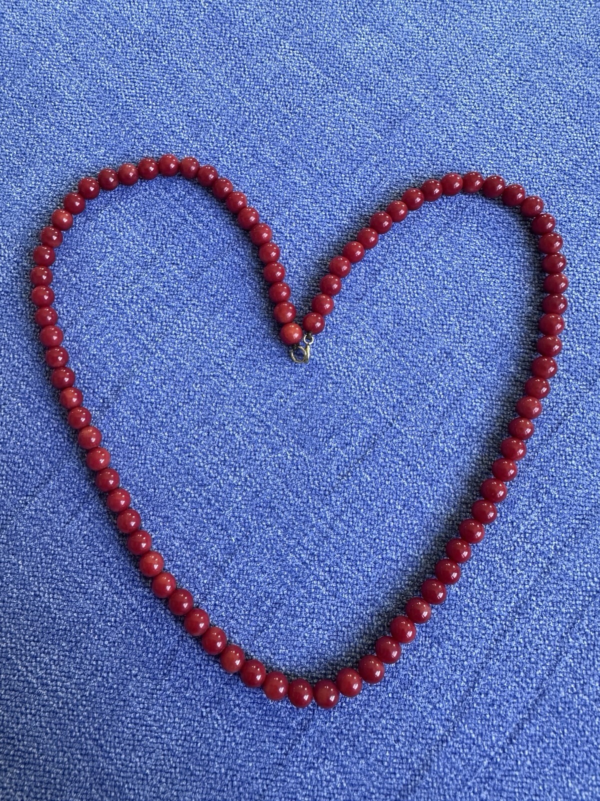 Vintage Red Coral Bead Necklace 18” 5.5mm Round Beads 14K Gold Clasp