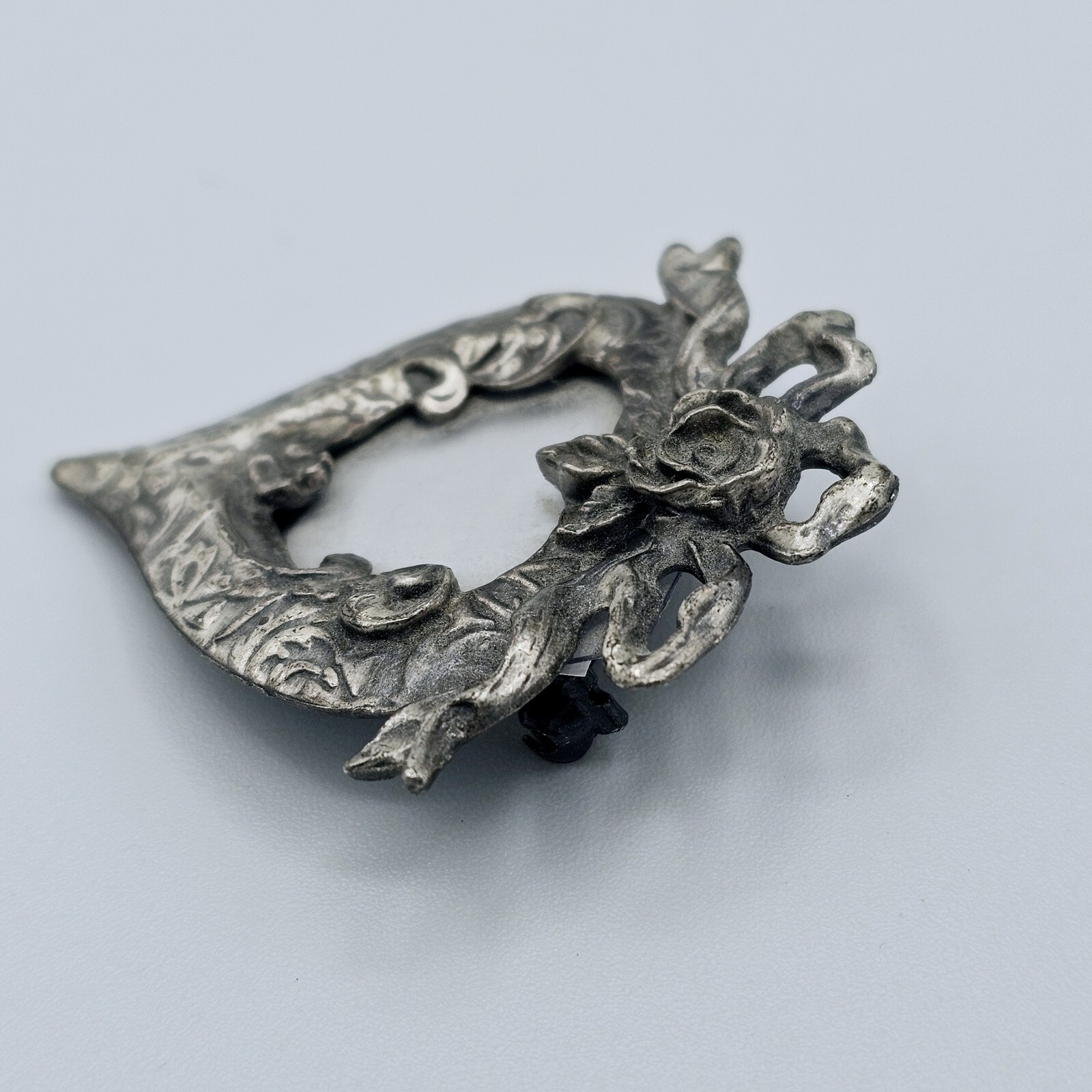Victorian Heart Photo Brooch Vintage Romantic Rose Ribbon Silver Tone Memory Pin