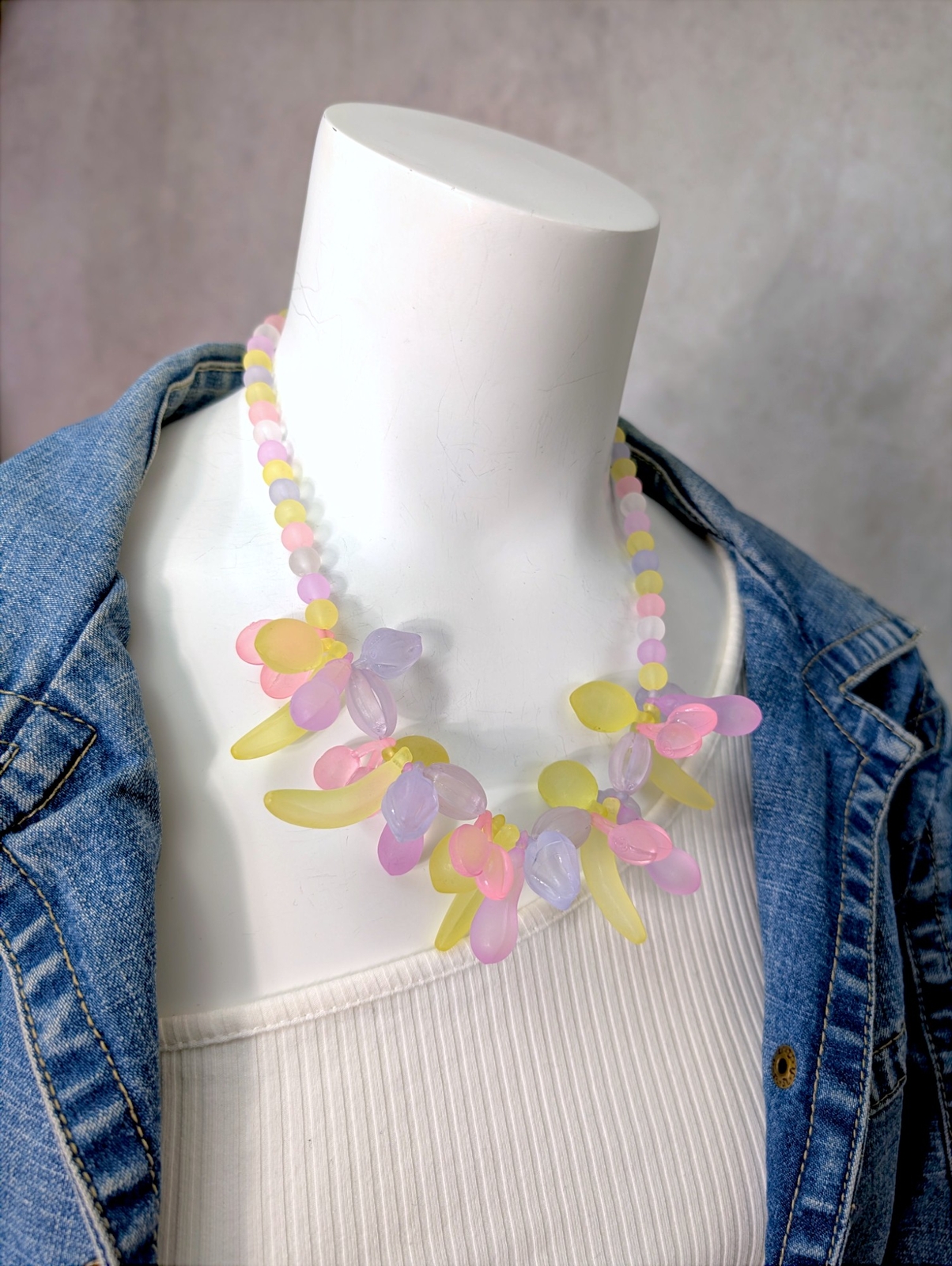 Cute Frosty Beaded Fruit Salad Necklace Pastel Pink Yellow Purple 20″ Vintage