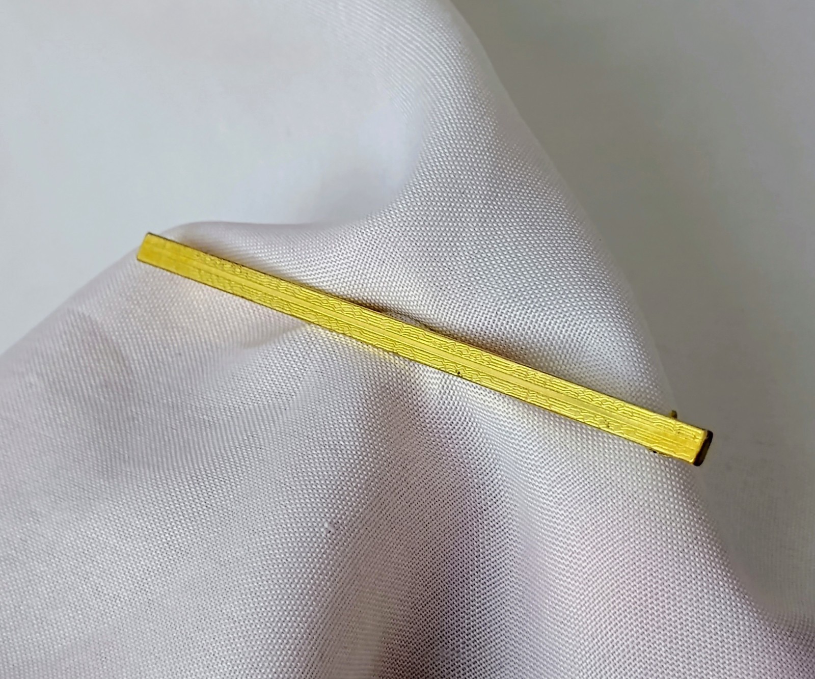 Vintage Unmarked Etched Gold Filled Elongated Brooch Pin 2.25″