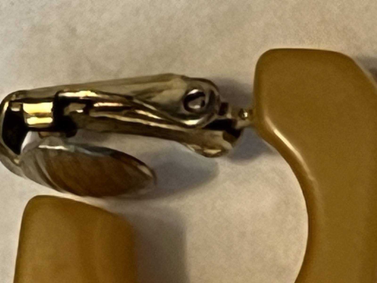 VTG Estate Butterscotch Bakelite Earrings Clip-On 1/2”x1/2cm Modern Minimalist