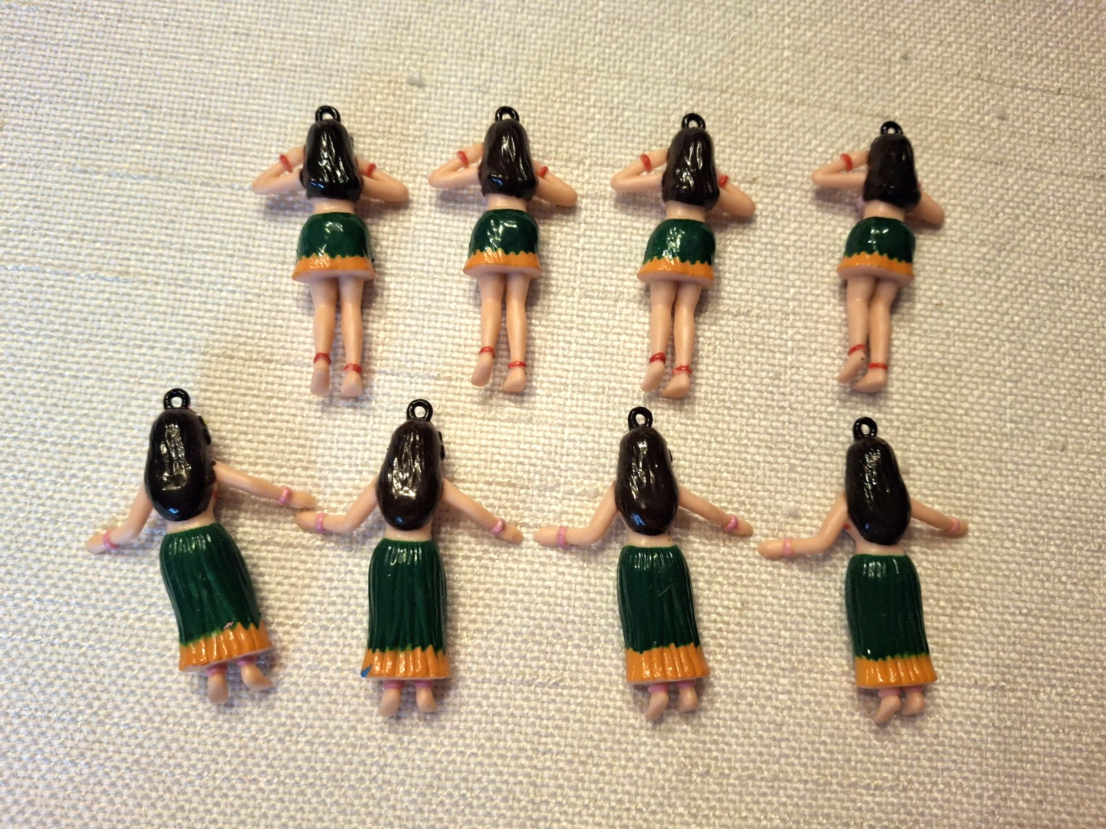 8 Vintage Plastic Hawaiian Hula Girl 2″ Charms/Pendants ~ 2 different poses