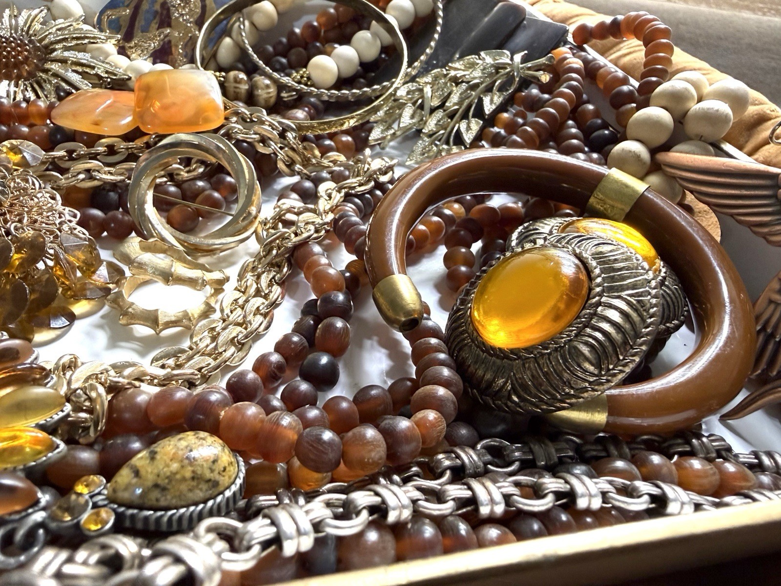 Hand Curated 20 Pc VINTAGE Earthtones Costume Jewelry Necklace Bracelet Lot V7