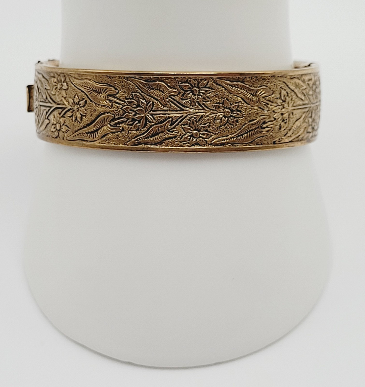 Victorian Style Brass Hinged Floral Embossed Gold Tone Metal Bangle Bracelet