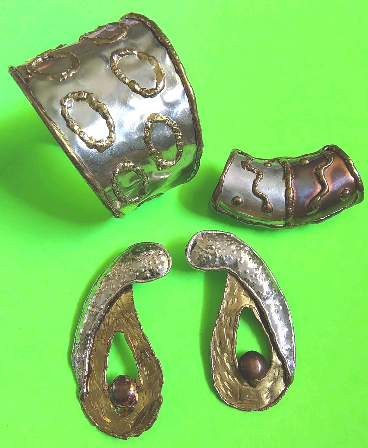 Vintage CUFF BRACELET, EARRINGS & SCARF SLIDE Set in Copper & Silver Tone