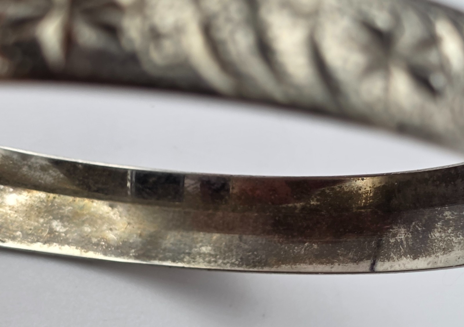 Vintage Aluminum Diamond Cut Bangle Bracelet 7.75” 9.6mm Wide Etched Star