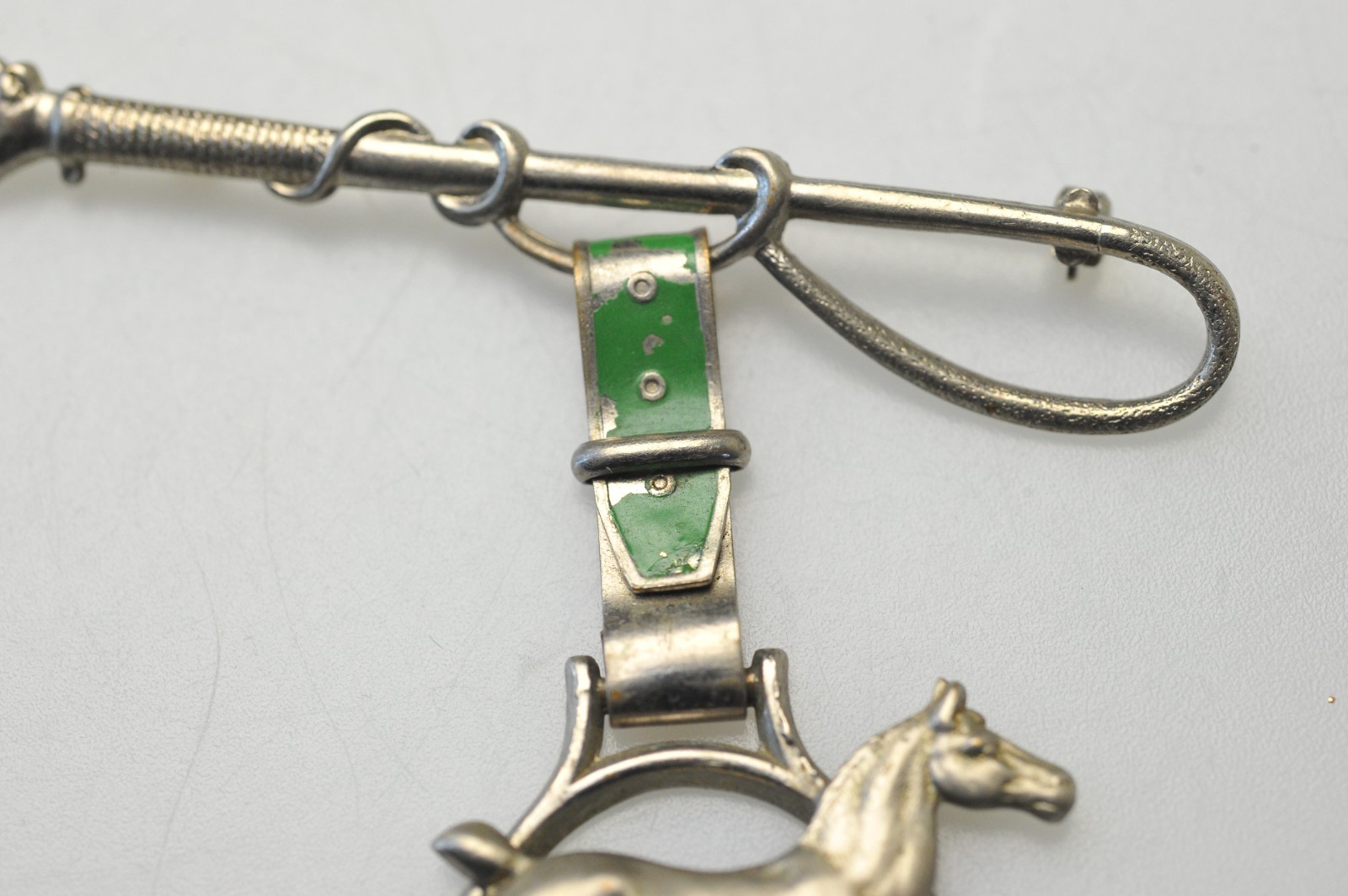 Vtg Equestrian Horse Stirrup Bar Pin Brooch Hunt Riding Stock Pin dangle BB3