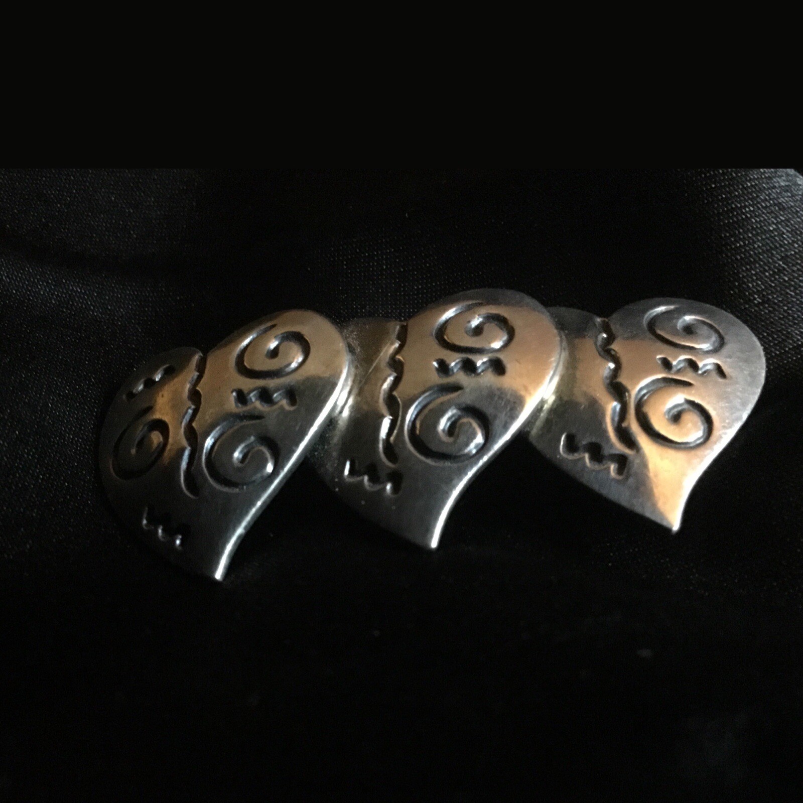 VINTAGE FORBES ABSTRACT STERLING TRIPLE HEART BROOCH PIN
