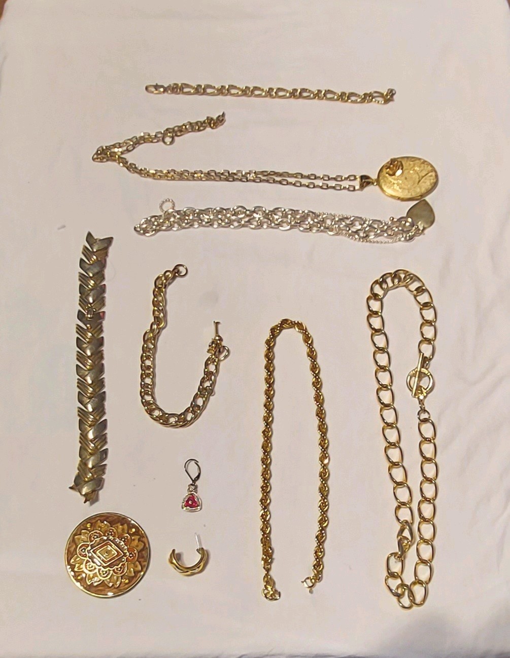 Lot Of 10 Random Costume/Gold Pieces Of Jewelry PLEASE SEE ALL PHOTOS