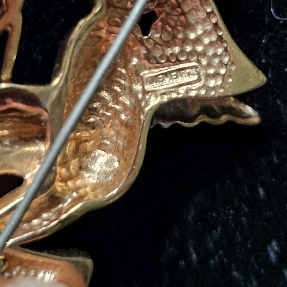 Krementz Cupid Brooch Gold Tone Cherub Wings Flying Dart Bow Signed Vtg 1.25″
