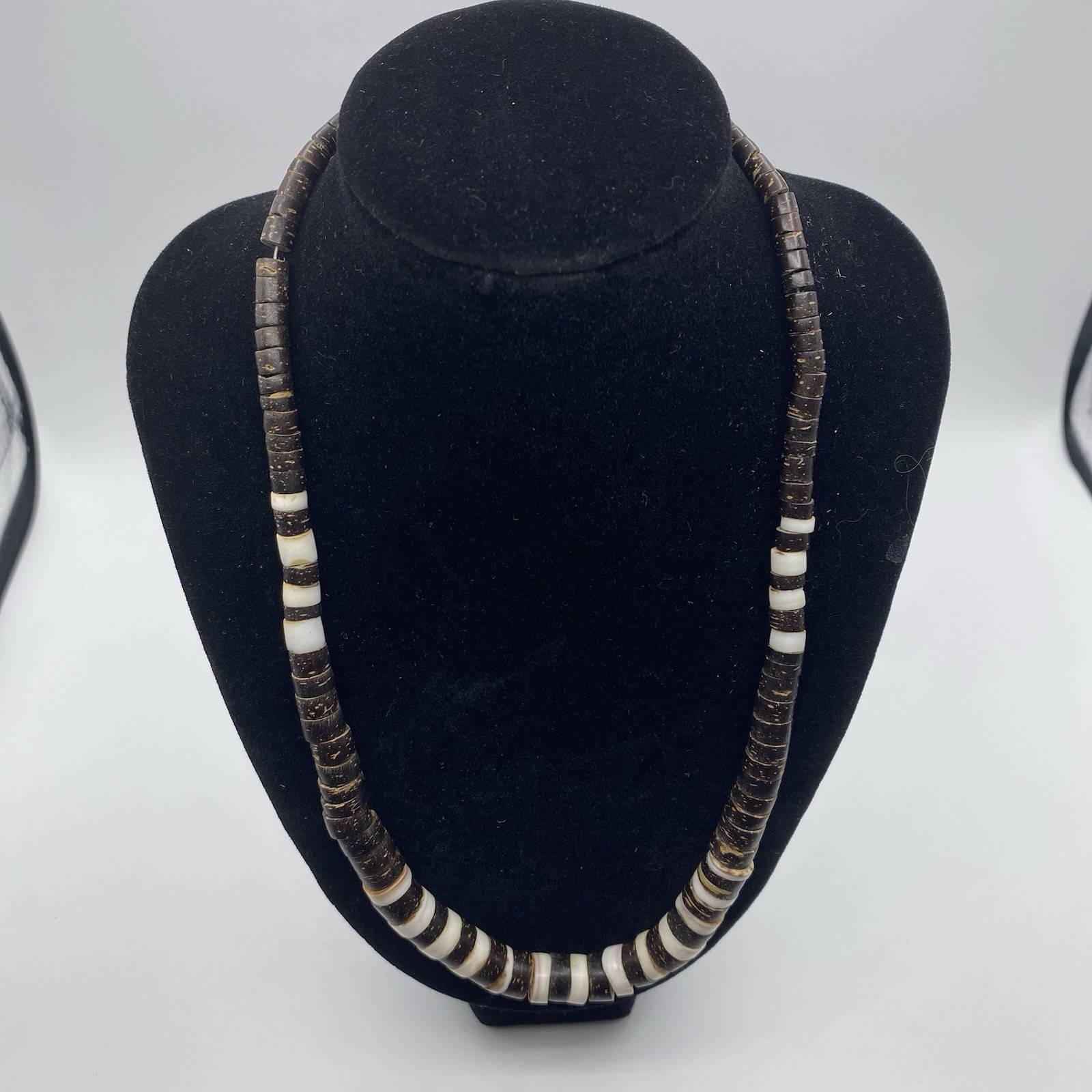 Vintage Coconut and Shell Beaded Graduated Necklace Brown White Barrel 18 inches