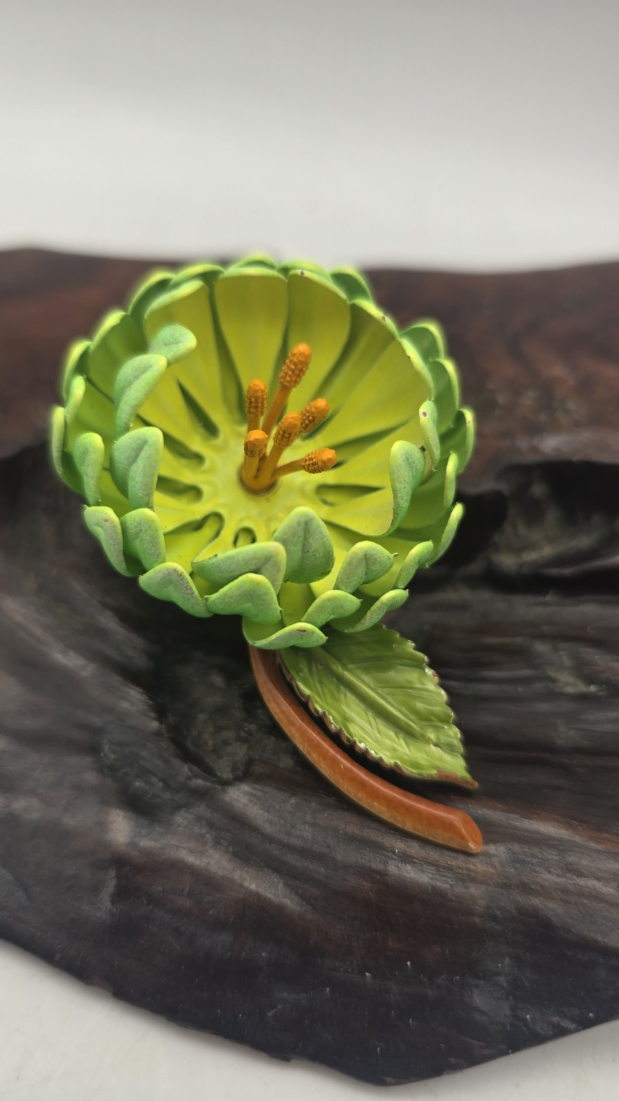 Vintage Retro Mod 60s Lime Green Enamel Metal Flower Pin Brooch