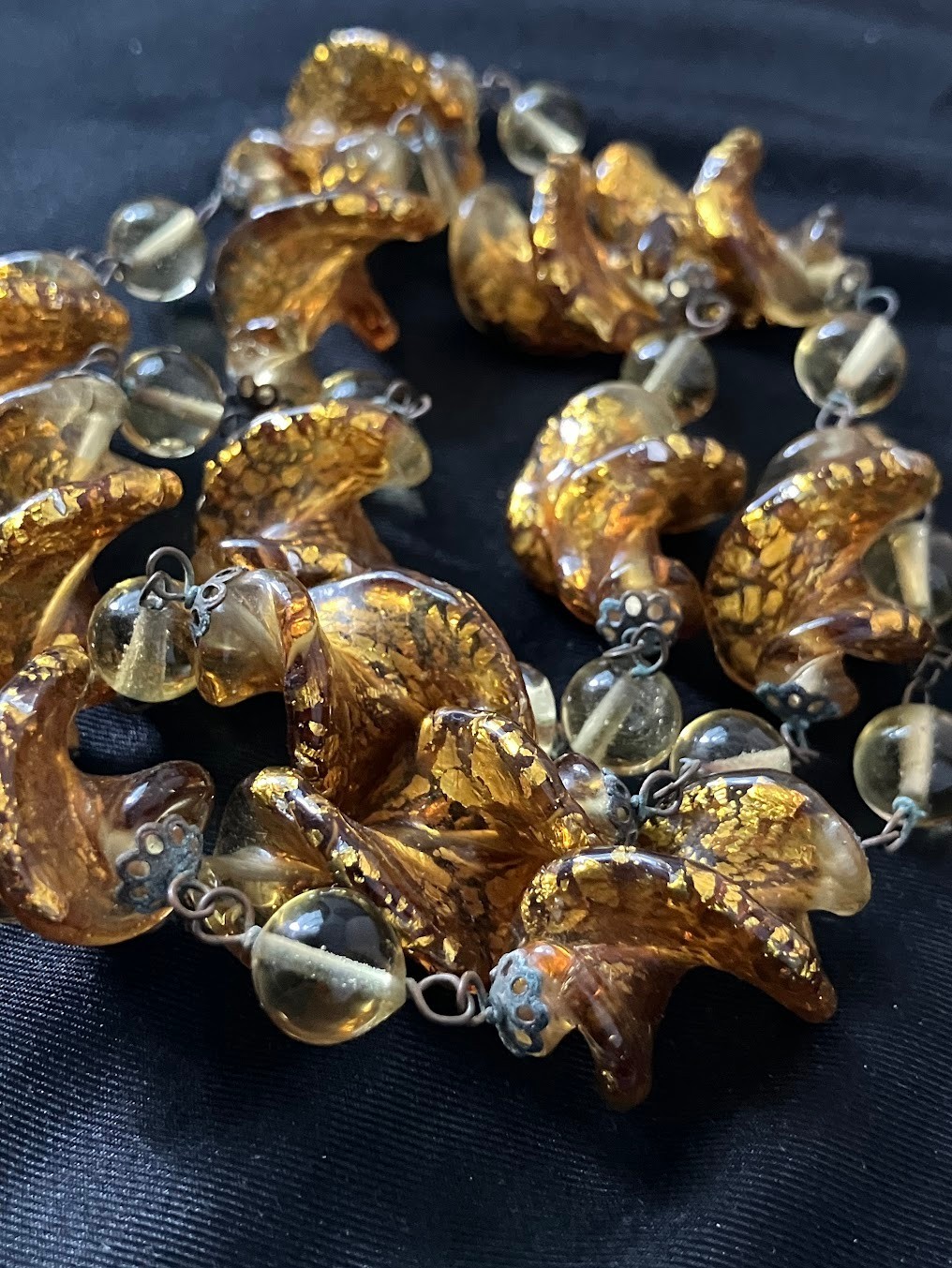 Vintage Art Glass Beaded Necklace Twist Gold Foil Station Chain 28″ READ