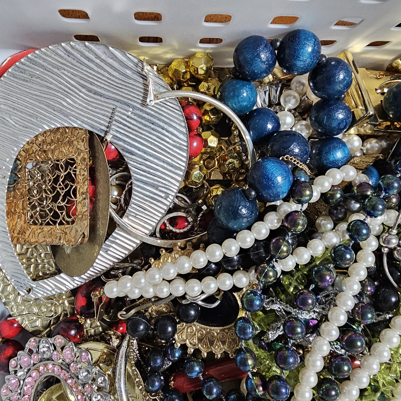 1 Pound VTG To Modern FASHION JEWELRY Lot Wearable Reuse Resell See Description