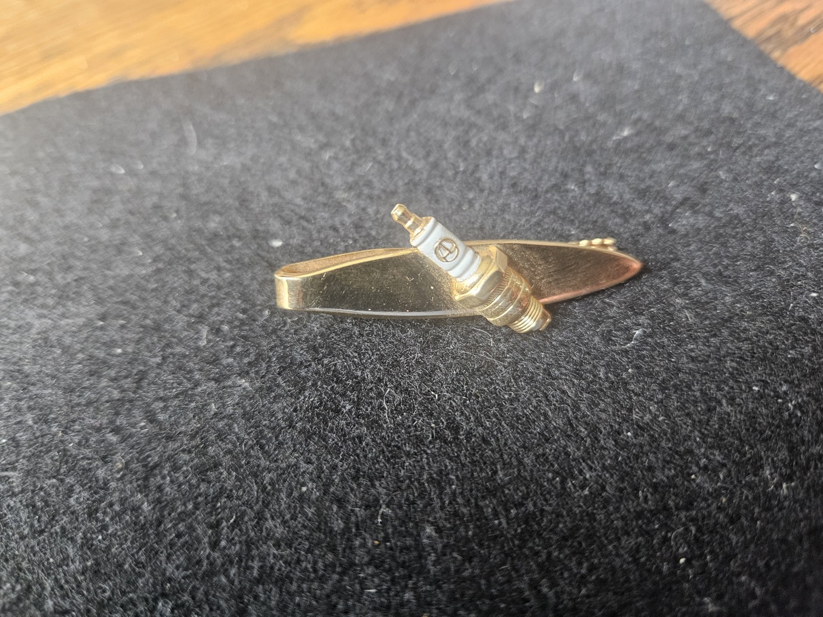 Vintage Advertising AC Delco Spark Plug Gold Tone Tie Bar Clip Clasp 1-7/8″ USA
