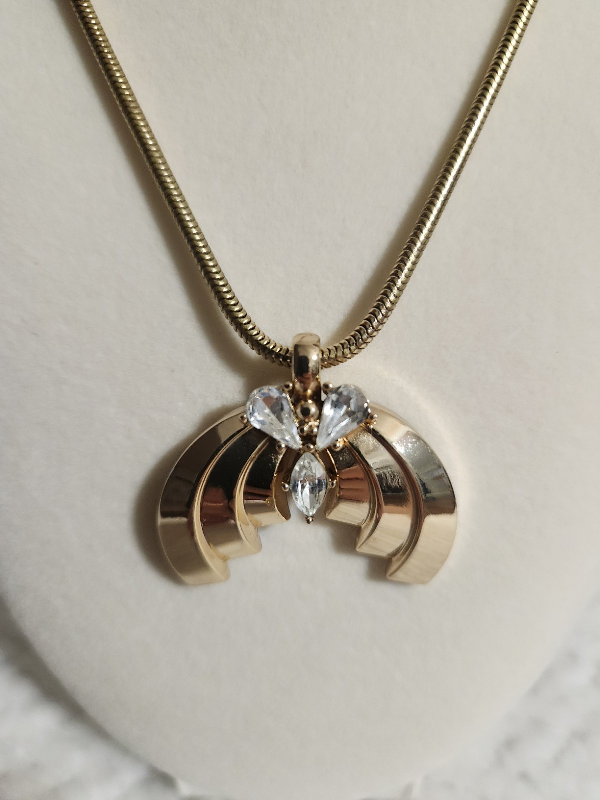 Christian Dior Vintage Gold Tone Costume Necklace Pendant Rhinestones 15-17”