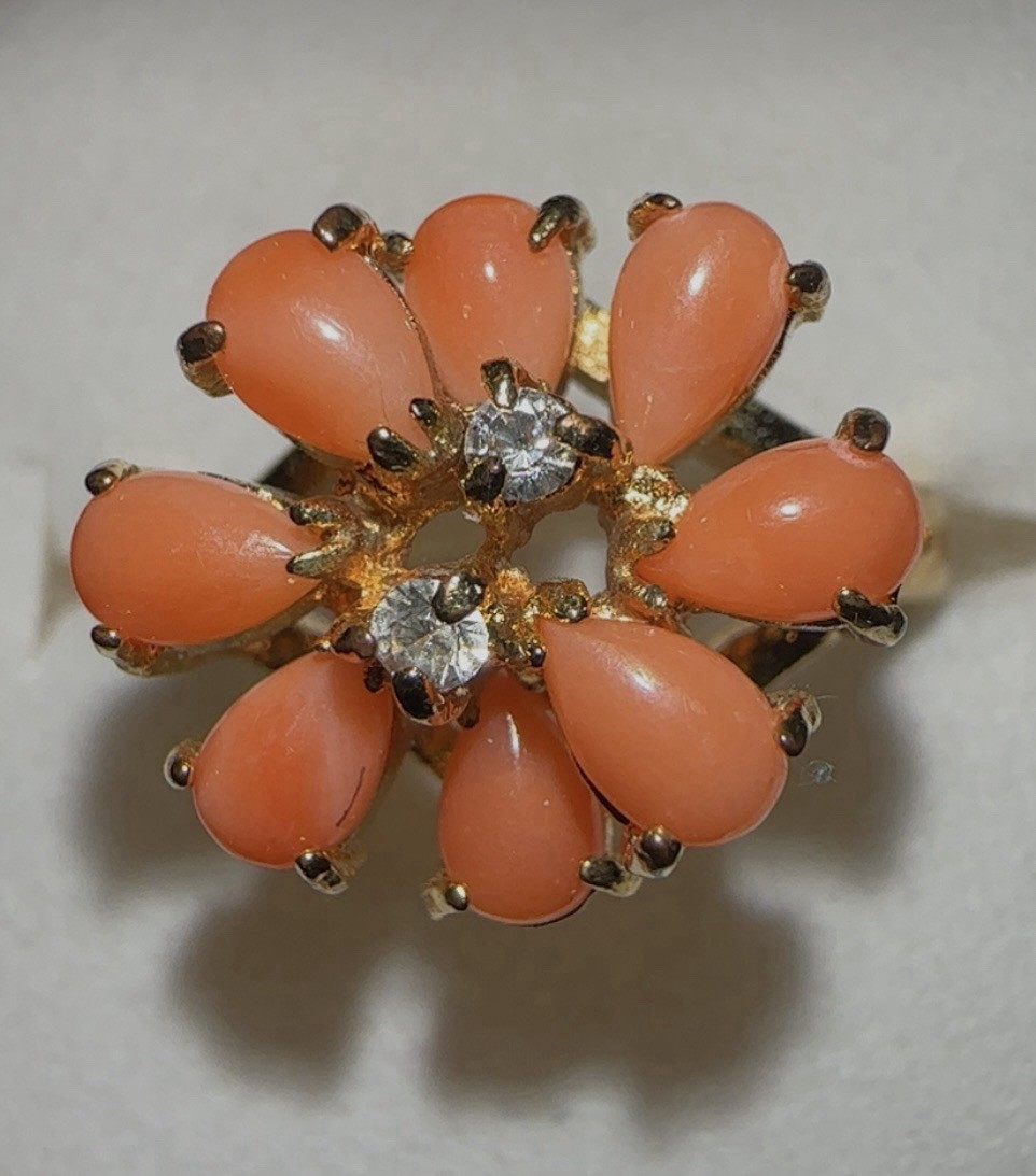 Vintage Cluster Pink Coral Colored Flower Pear Shaped Stones Gold Tone Band