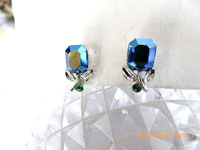 VINTAGE LISNER EMERALD CUT AB BLUE GREEN NECKLACE EARRINGS SET