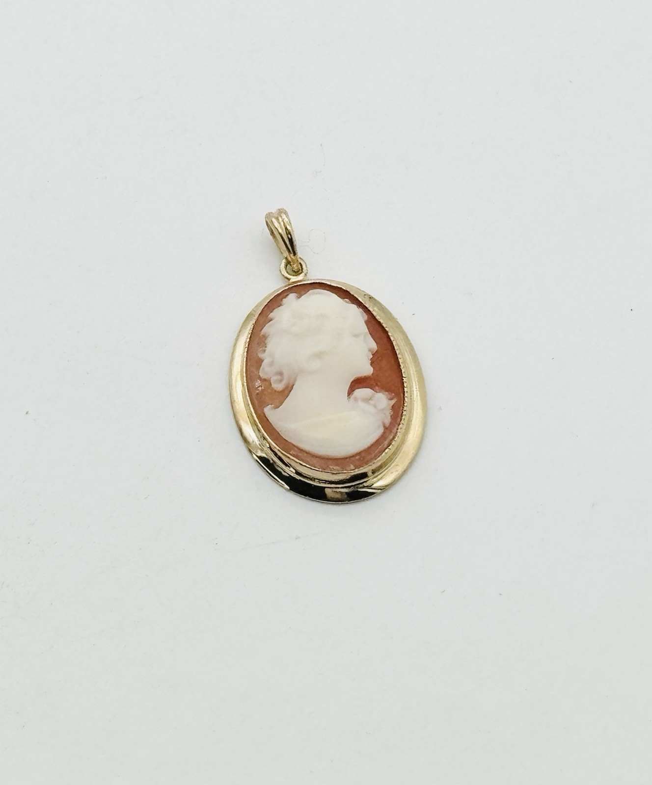 Victorian BDA 10k Yellow Gold Pendant Hand Carve Conch Shell Authentic Cameo G1