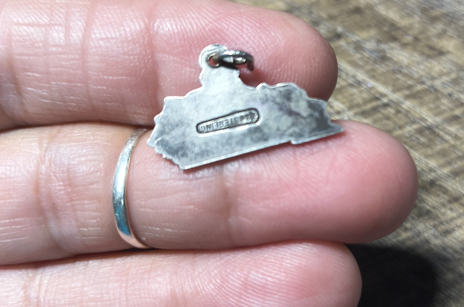 Vintage Kentucky State Shaped Charm