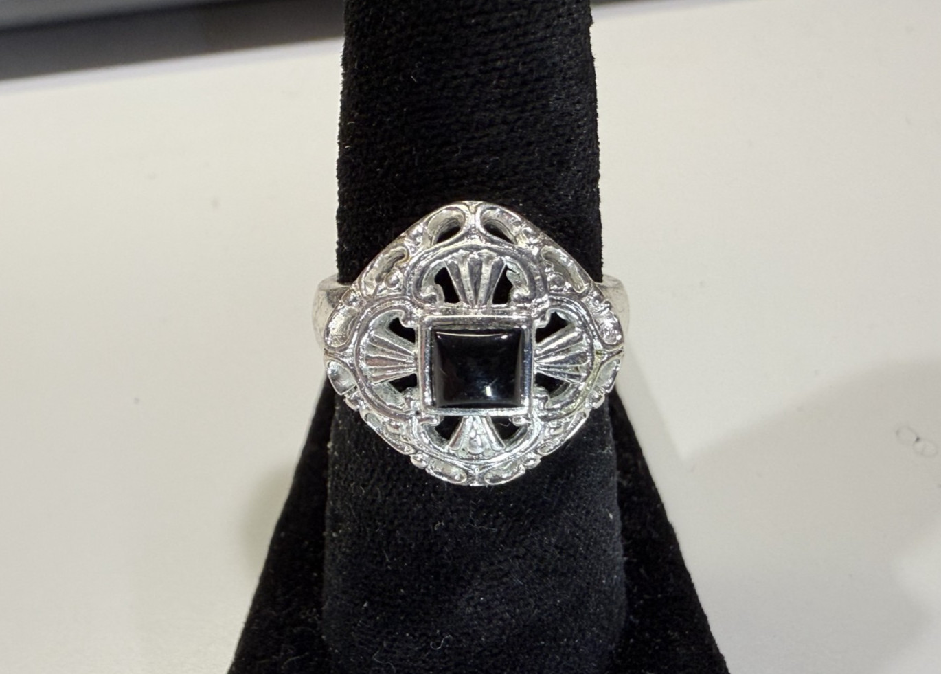 Vintage Marked CW Silver Tone Filigree Black Onyx Square Ring Size 6