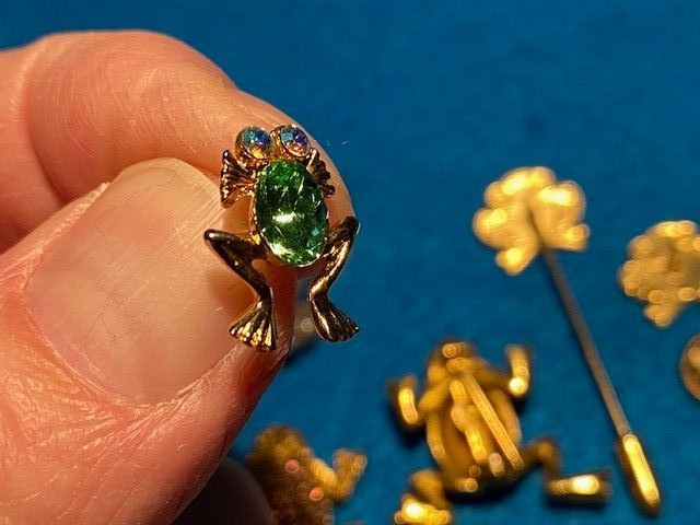 Vintage Frog Pin lot of 6 – Pin, stickpin all metal – 60’s 70’s 80’s