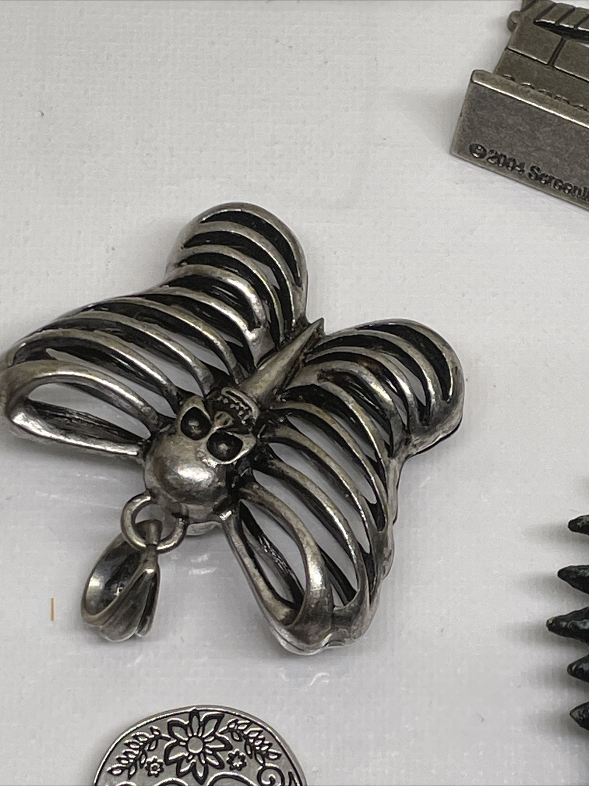 Lot of Metal Decorative Jewelry Assorted Items Seahorse Butterfly Photo H. 6 Pcs