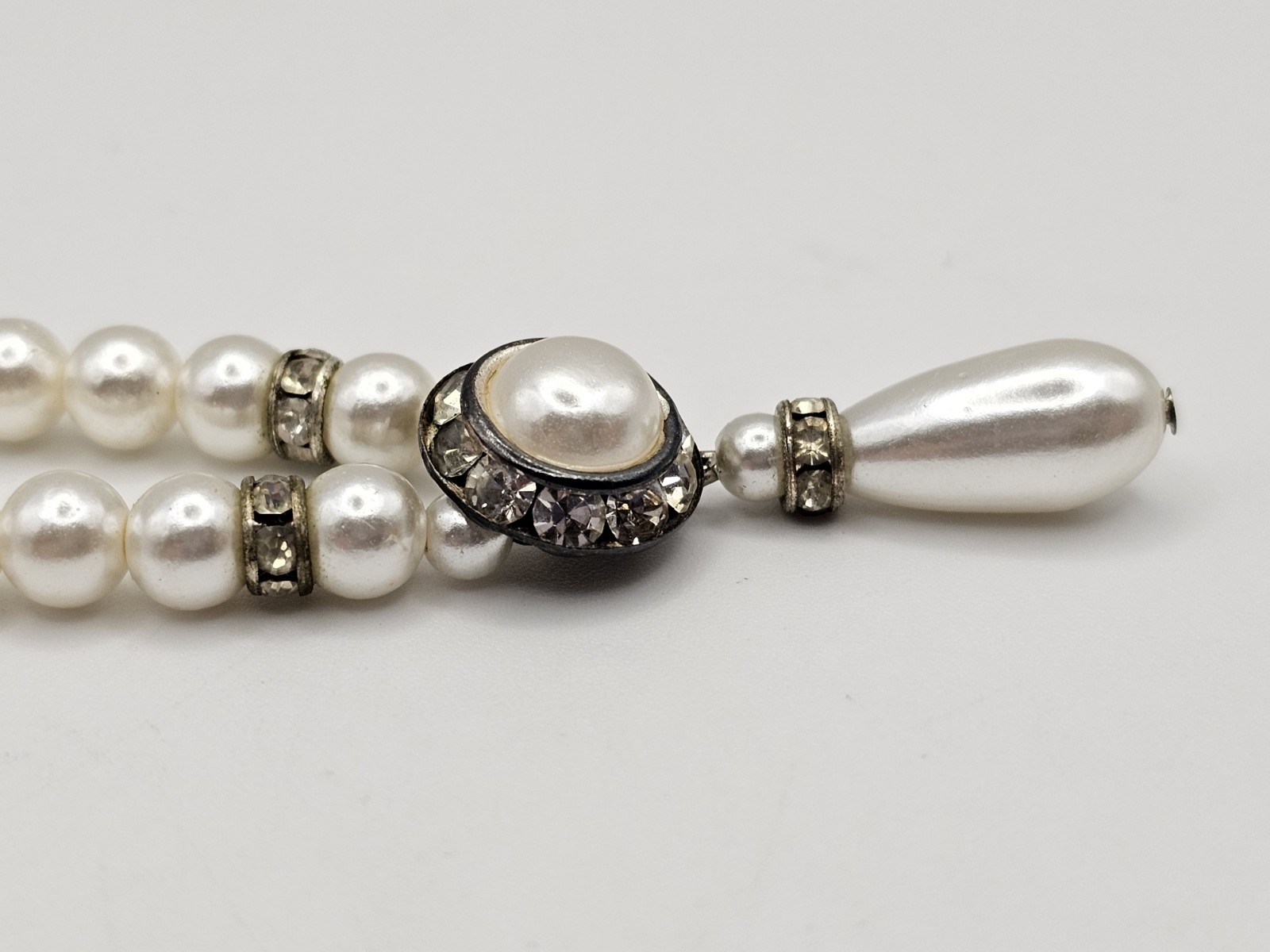 Vintage Unsigned Faux Pearl Choker Necklace Teardrop Pendant Rhinestone Costume