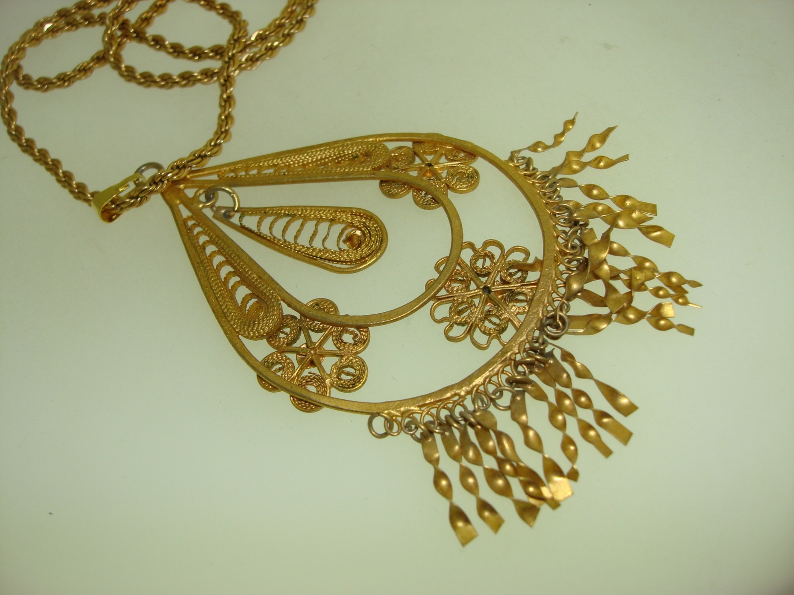 RARE VINTAGE GOLD WASHED CANNETILLE SPUN SILVER FILIGREE PENDANT NECKLACE!