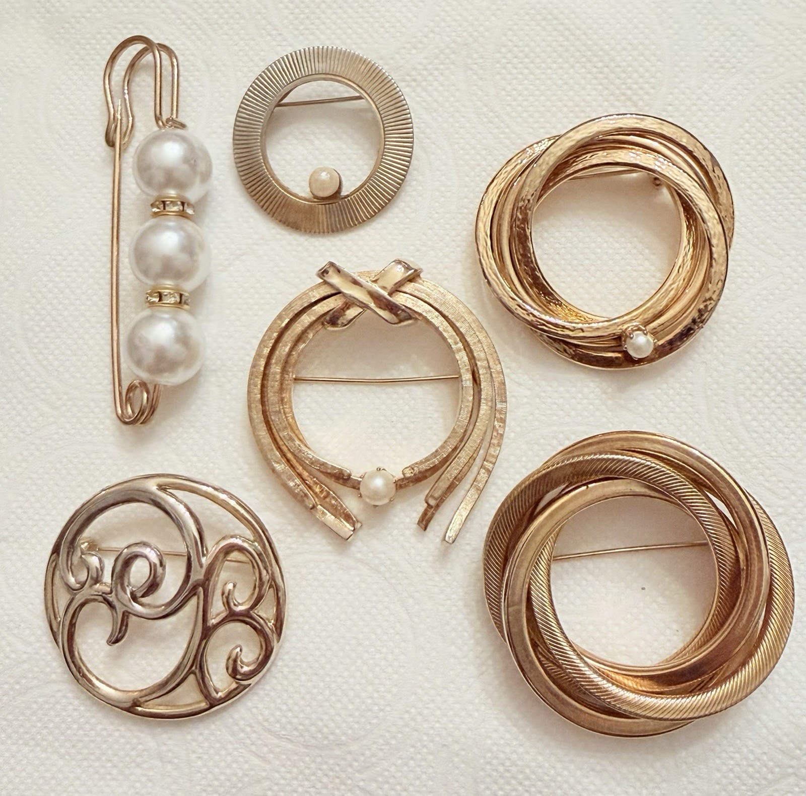 Vintage Lot 6 Gold Tone Faux Pearl Brooches Circle Safety Pin Modernist MCM