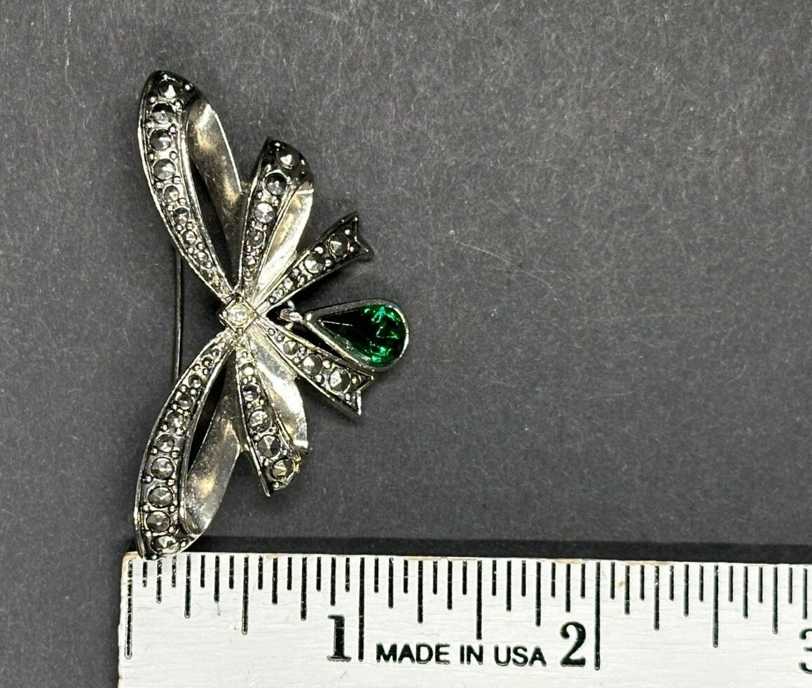 Avon Vintage Bow Brooch May Emerald-Green Birthstone Faux Marcasite Rhinestone