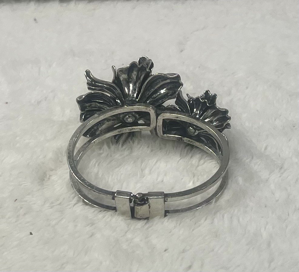Vintage Costume Jewelry Metal Flower Bracelet Fossil
