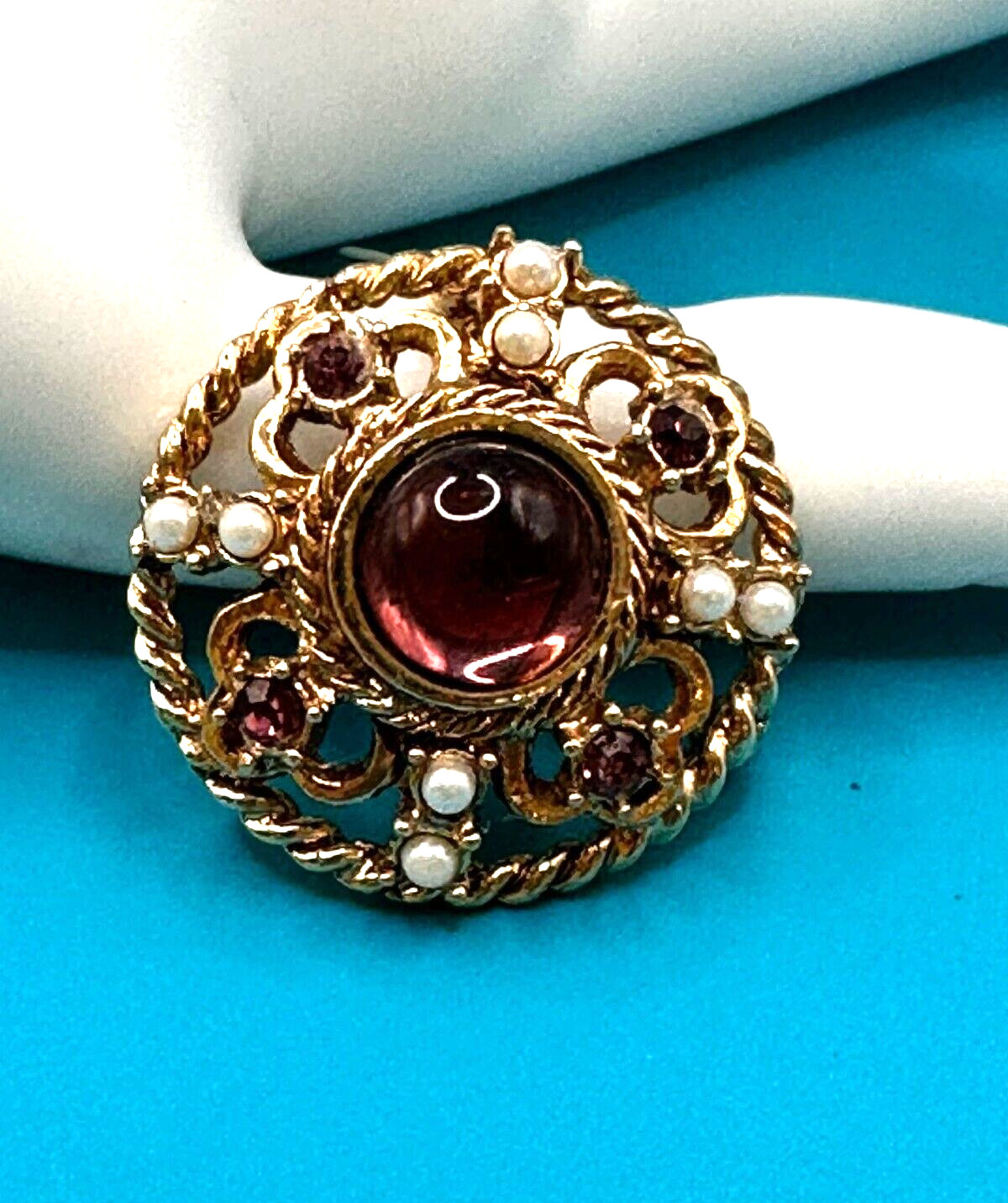Estate Brooch Vtg Moon Glow Cabochon Gripoix Glass Rhinestone/Pearls Gold Tone