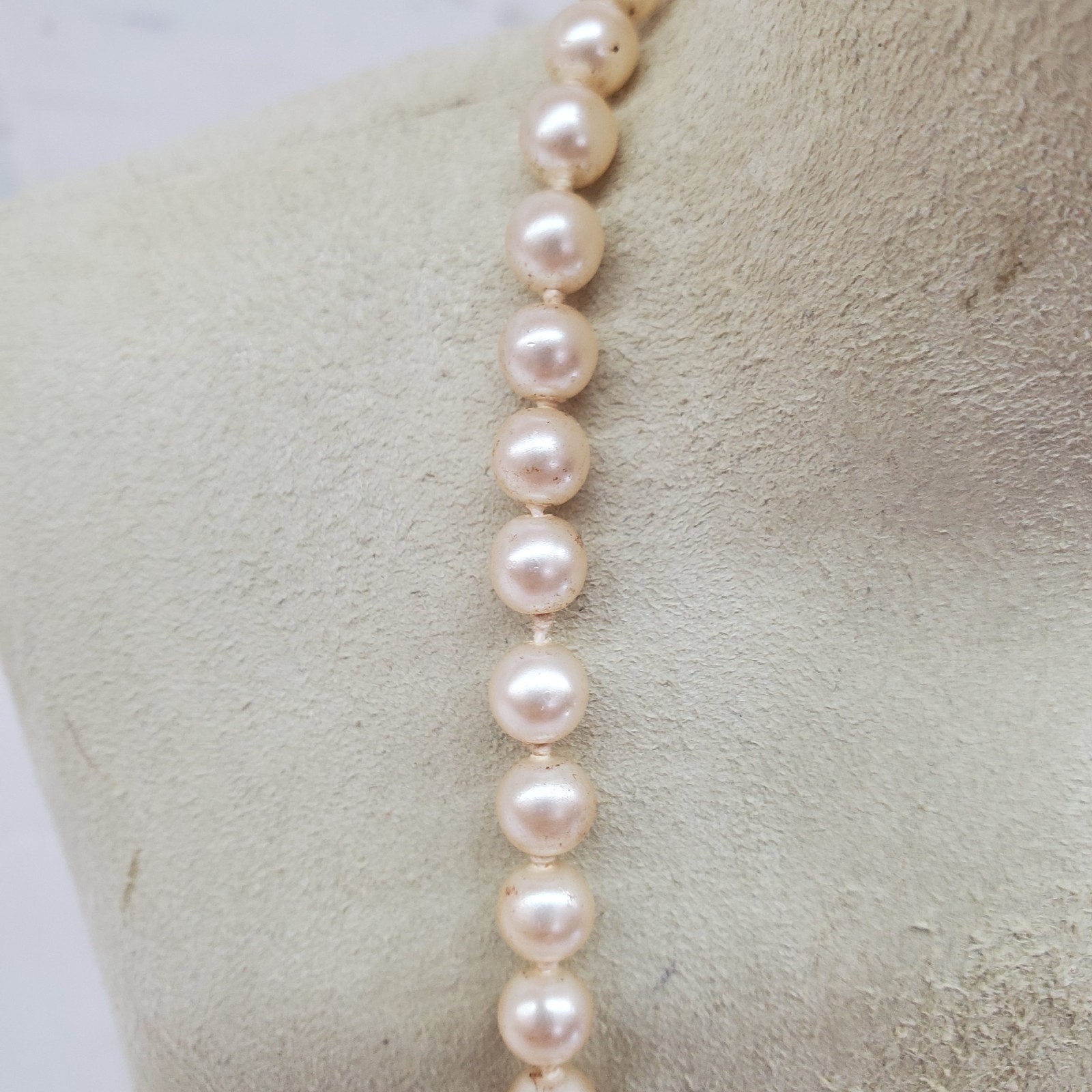 Vintage 15″ Faux Pearl Necklace Hand Knotted Hexagon Screw Clasp