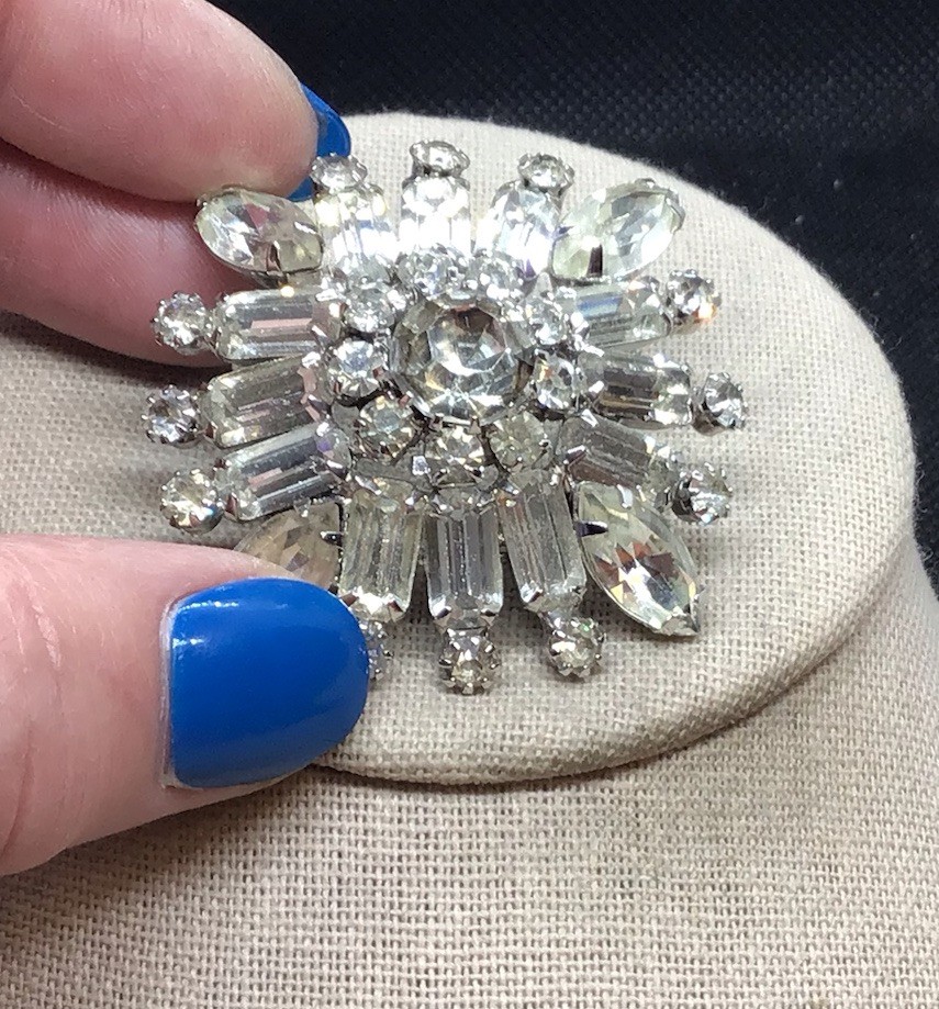 Vintage Silver Tone Costume Large Clear Glass & Clear Rhinestone Pin H331