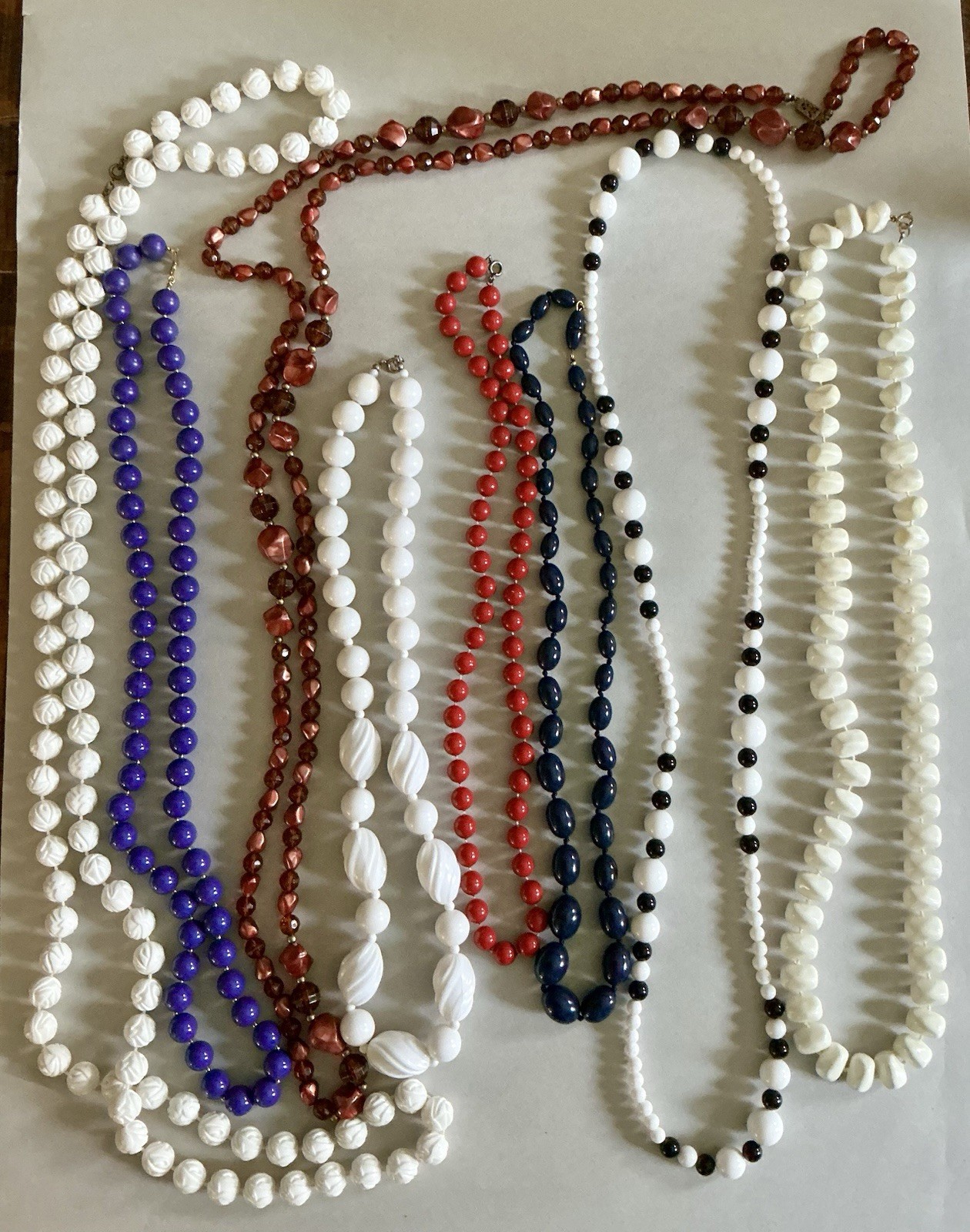 Vintage Beaded Necklace Lot Of 15 Lucite, Acrylic, Glass,Shell, Retro Plastic