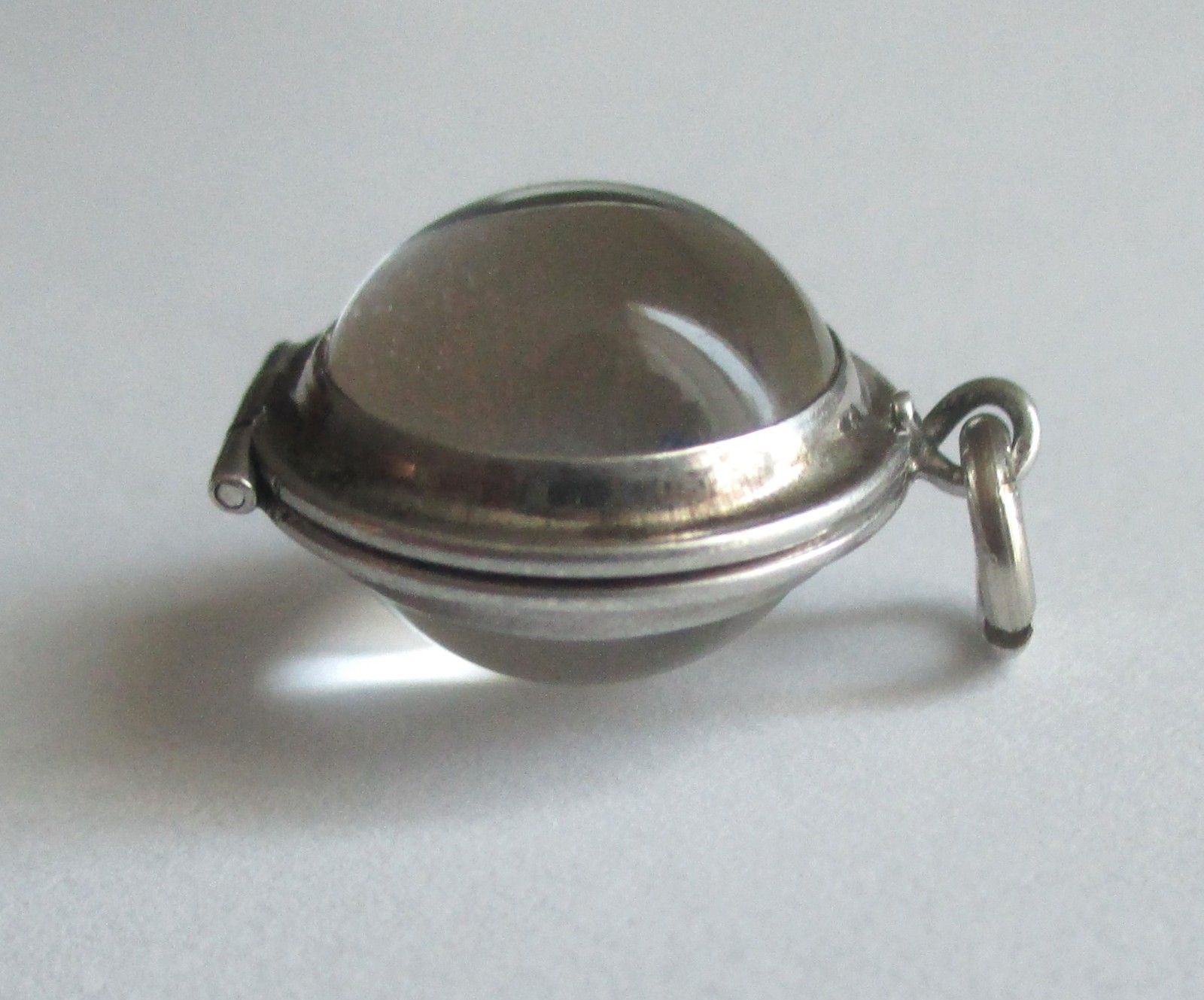3/4in SMALL VINTAGE STERLING SILVER GLASS ORB LOCKET CHARM POOLS OF LIGHT STYLE