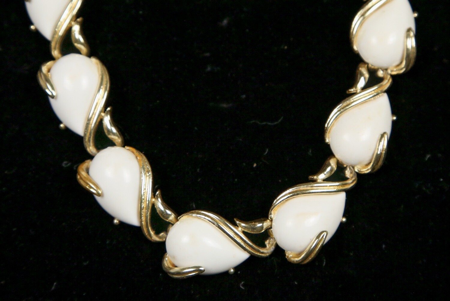 Vtg Coro Necklace 1955 Ivory Teardrop and Gold Tone Metal 17” (see 1955 ad pic)
