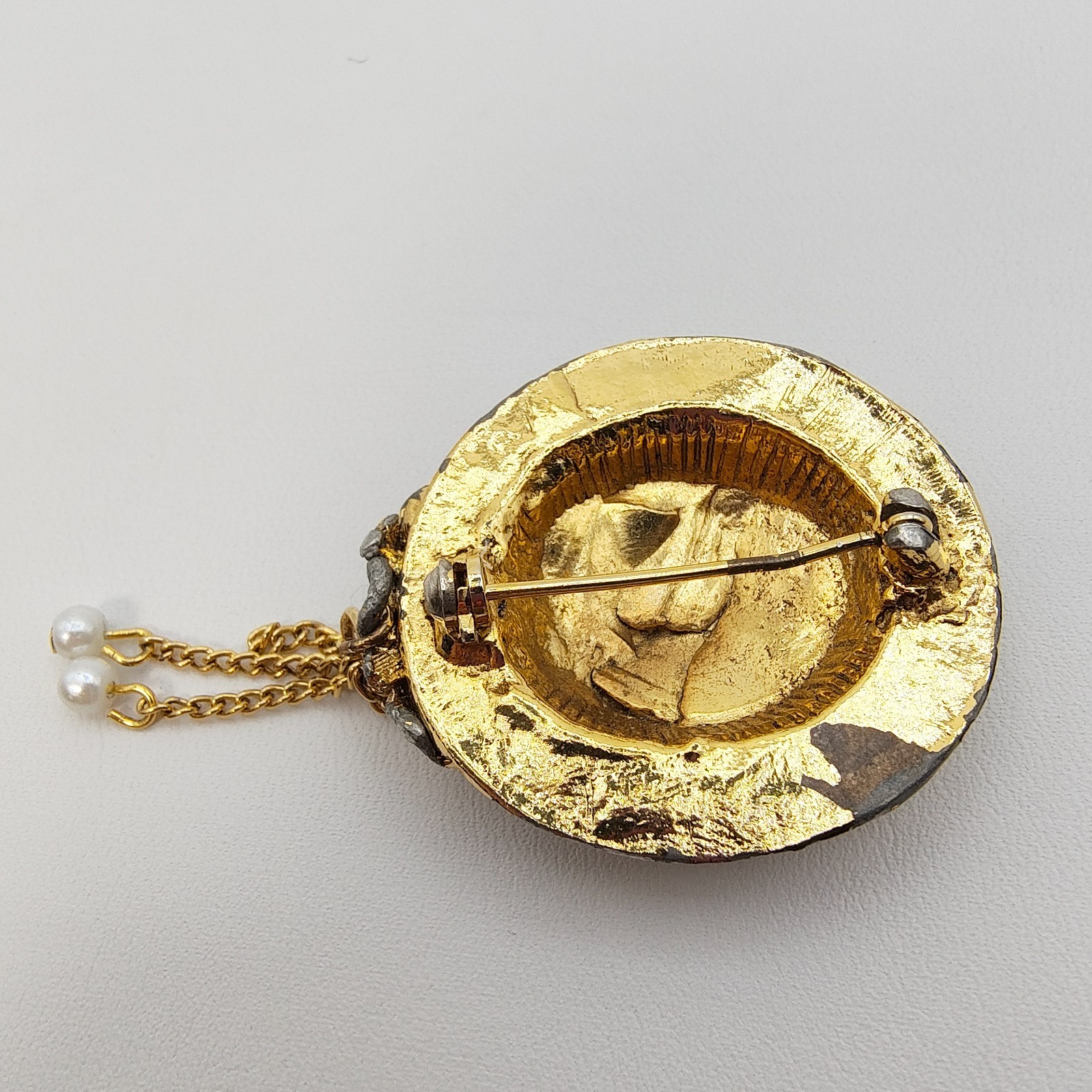 Vintage Sun Hat Brooch Gold Tone Rhinestone Faux Pearl Dangle Cottagecore READ