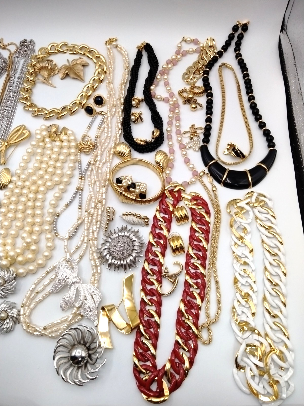 Vintage Jewelry Lot Coro Trifari Monet Sarah Coventry Necklace Earring Brooch