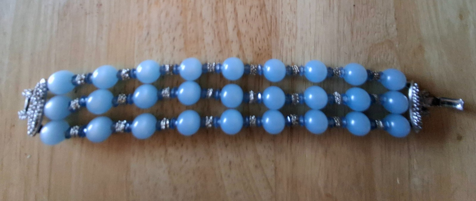 Jewelry Vintage Silver Tone Triple Strand Blue Moonglow Lucite Beads Bracelet
