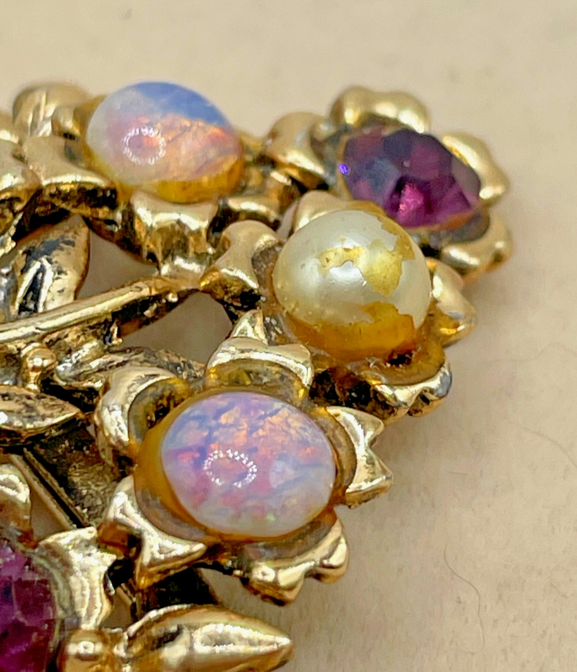 VTG MCM Gold-tone Floral Bouquet Faux Opal Pearl rhinestone brooch