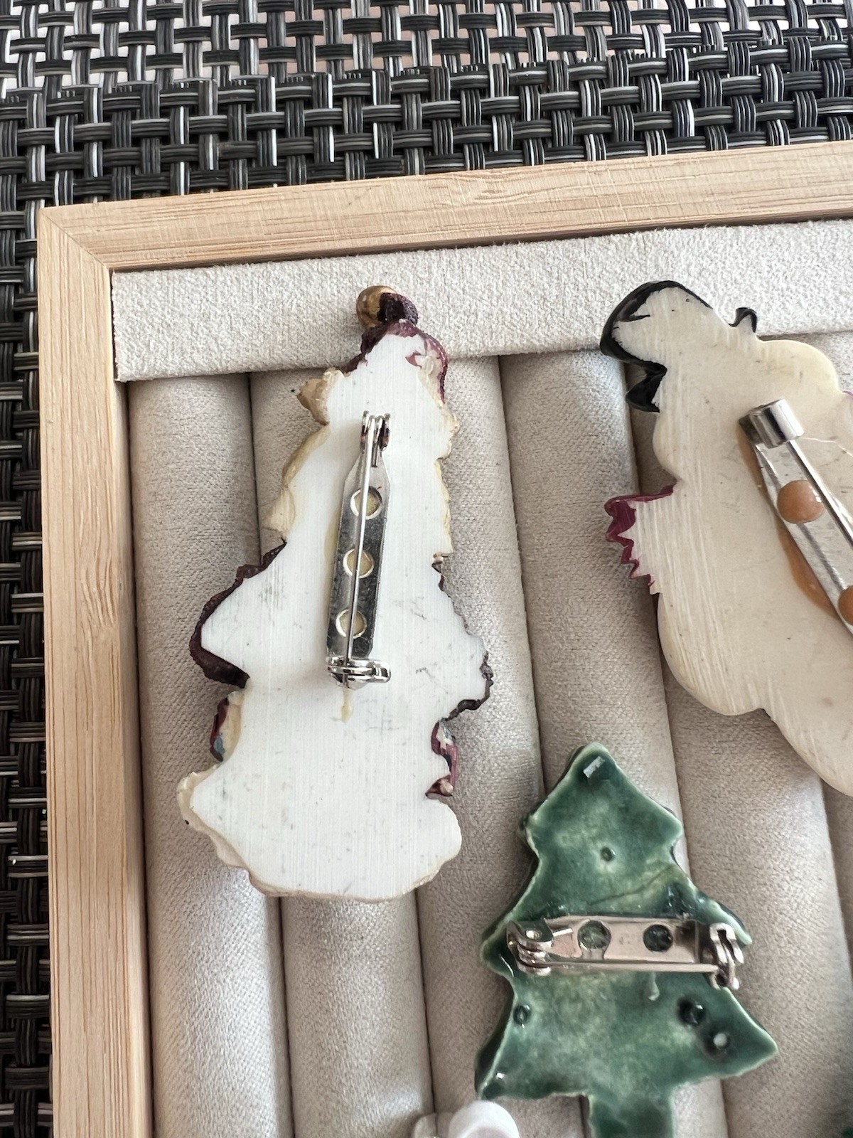 Vintage Christmas Brooch Lot 8pc Resin Metal Clay Snowman Tree Santa Heart 1990s