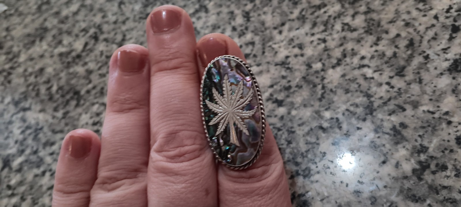 VTG Sterling Silver Signed MEXICO Abalone Inlay Cannabis Weed Leaf Ring Size 7
