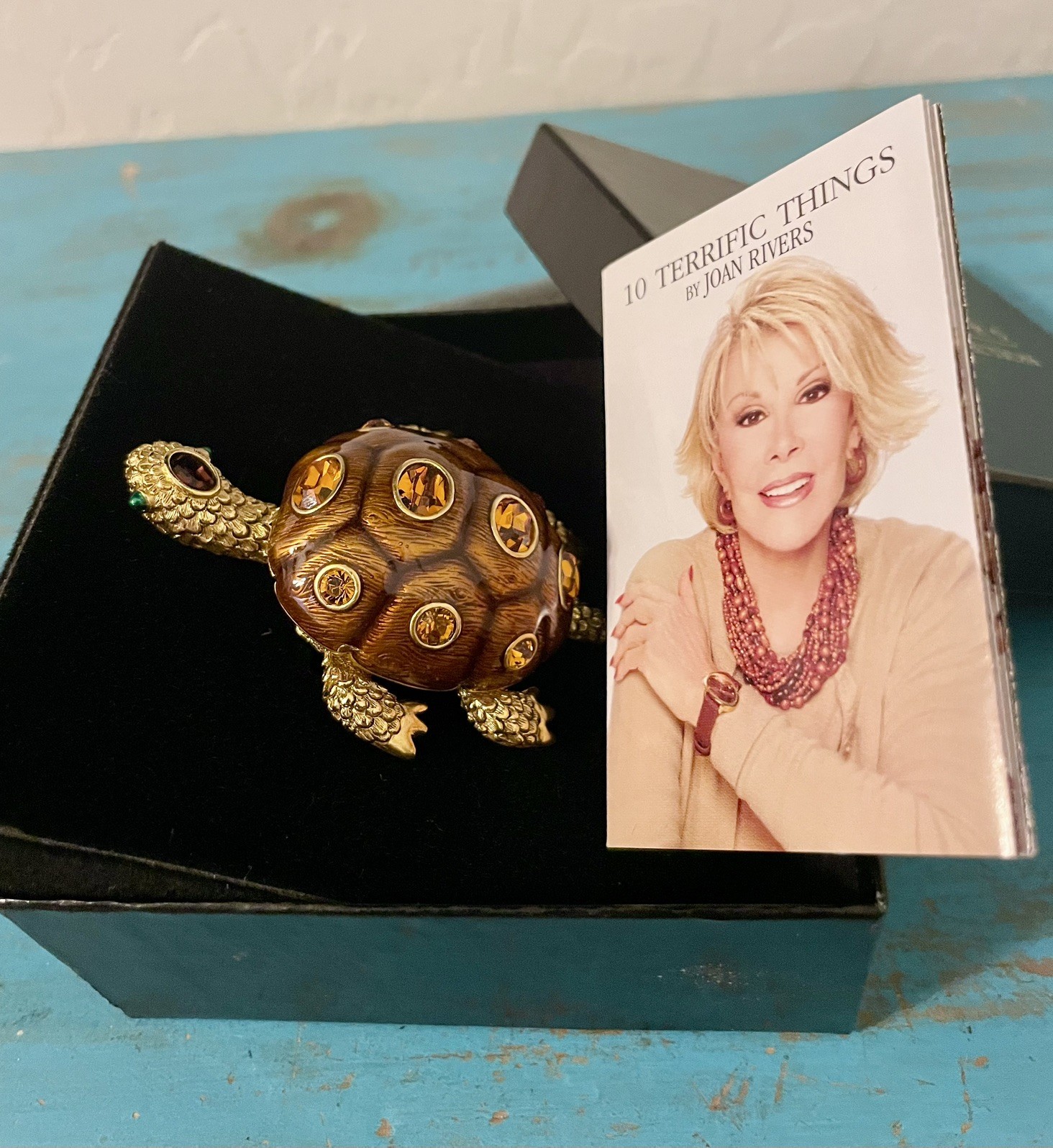 Signed JOAN RIVERS Classic Collection Enamel TURTLE Brooch RHINESTONE New In BOX